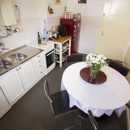 West Coast Luxury Apartment Split