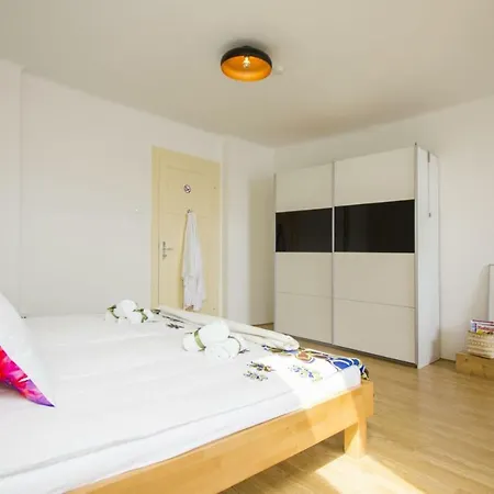 West Coast Luxury Сплит